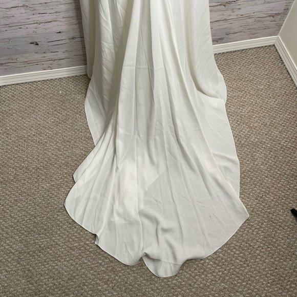 Carmen Marc Valvo C90042 Wedding Dress V Neck size 8 - Picture 10 of 11